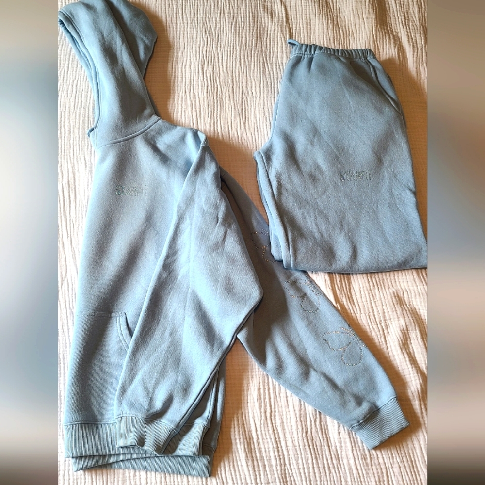 Soft comfy matching Starfit sweater and sweatpants! Size XL, Sky Blue